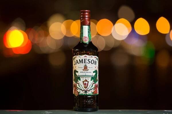 DUBLINSKÉ MOSTY OZDOBILY ETIKETU JAMESON WHISKEY