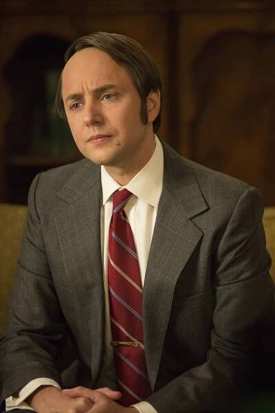 Šílenci z Manhattanu - Time & Life - Z filmu - Vincent Kartheiser
