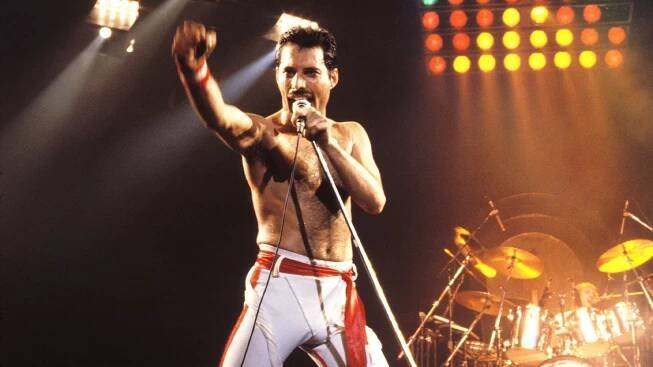 Freddieho Mercuryho by dnes AIDS tak rychle nezabil. Léčba by mu ale zcela změnila život
