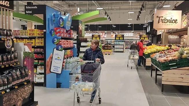Hypermarket Albert konečně otevřel. Parkoviště zůstane zpoplatněné