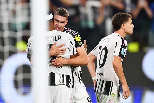 Dusan Vlahovic celebrates scoring against Parma