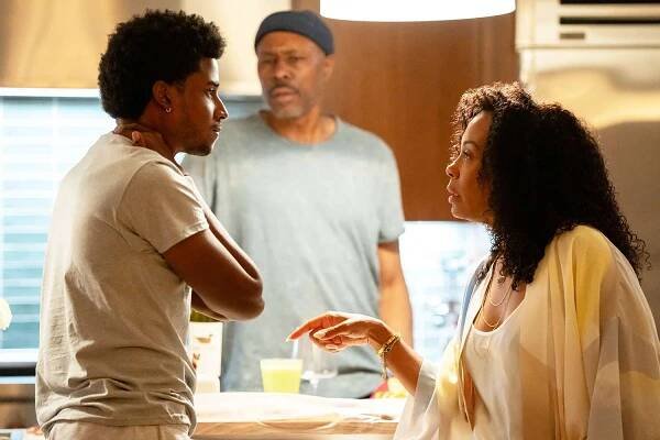 (L to R) Michael Cooper Jr. as Justin Edwards, Wood Harris as Eric, and Karen Pittman as Dawn in Episode 101 of Forever.