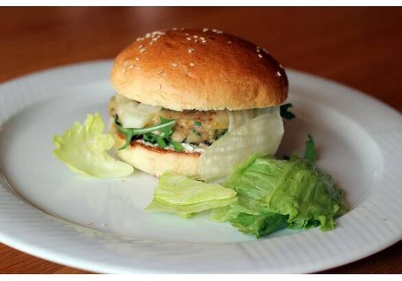 Jedno z jedál - krací burger