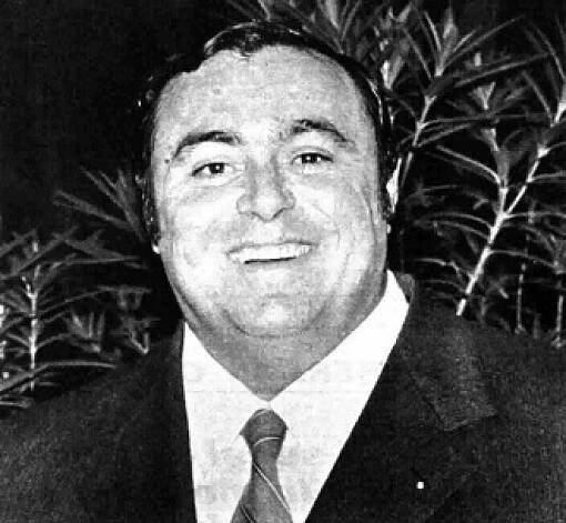 Luciano Pavarotti byl operní zpěvák, jemuž se přezdívalo "král vysokého C". V mládí však zvažoval i sportovní kariéru.  