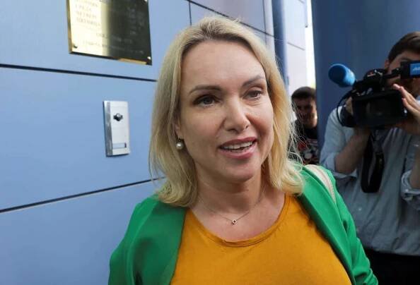 Ruskou novinářku Ovsjannikovovou, která kritizovala Kreml, opět zadrželi. Hrozí jí deset let vězení - WN24.cz - World News 24
