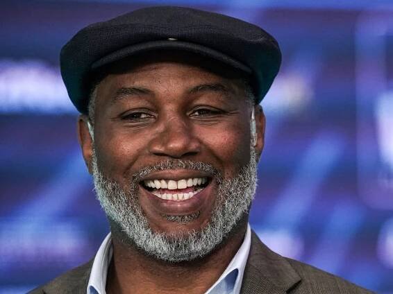 Lennox Lewis happy to pass on undisputed champion mantle to Fury-Usyk winner