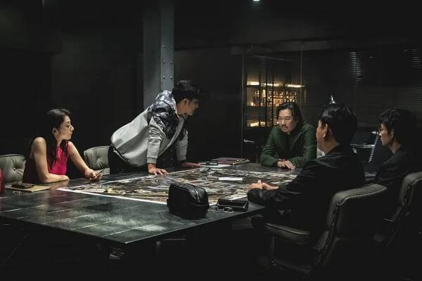 Series Analysis: Tokyo Swindlers (2024) by Hitoshi One
