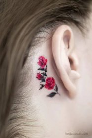 22 krásných růží s nápady na tetování se jmény pro ženy