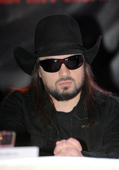 Proč Robert Kodym nevychází bez klobouku a slunečních brýlí? Víme o tom vše