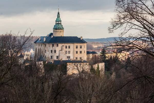 Dotkni se minulosti. Hrad Frýdlant chystá výstavu pro nevidomé, věci si osahají