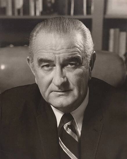 Soubor:Lyndon B. Johnson - 1965 - NPG 93 388 22.jpg – Wikipedie
