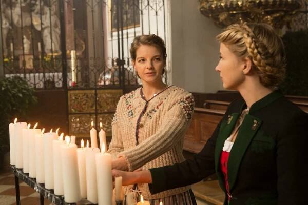 Die Trapp Familie - Ein Leben für die Musik - Z filmu - Yvonne Catterfeld, Eliza Bennett