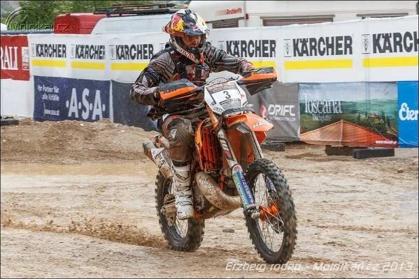 Fotogalerie V Erzbergu slavil Brit Graham Jarvis | Motorkáři.cz