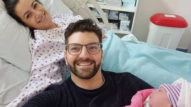 Porod měsíc před termínem. Zpěvačka s italskými kořeny se stala poprvé maminkou