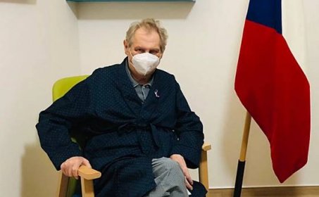 Prezident Miloš Zeman v Ústřední vojenské nemocnici v Praze (17. listopadu 2021)