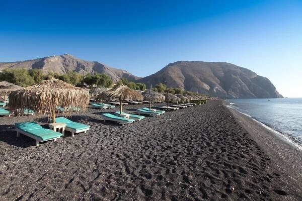 Pláž Perissa, ostrov Santorini