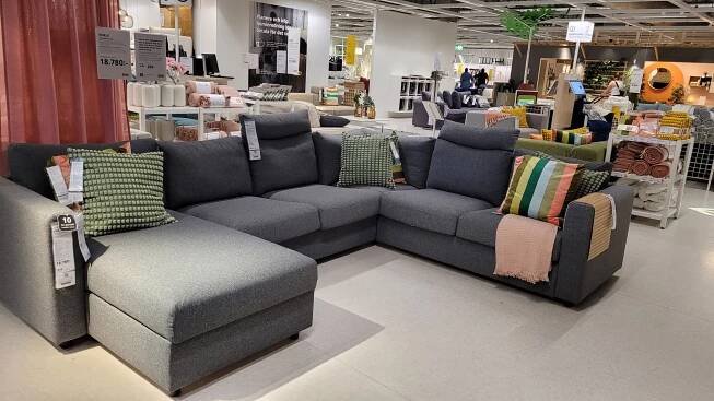 IKEA a nábytek. 10 000 Kč rozdíl, když nekupujete tady. Češi opět připlácí | ParlamentniListy.cz – politika ze všech stran