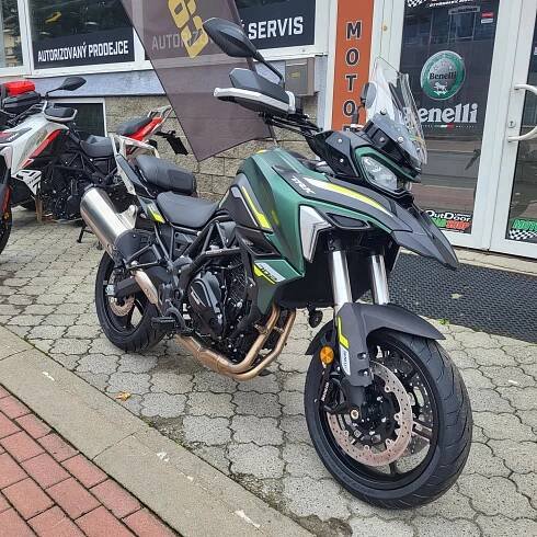 Benelli TRK 702,E5, ZÁRUKA 5 LET, AKCE KUFRY (NOVÁ, 2025), 164.990 Kč