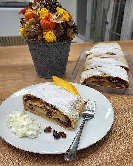 jablečný štrúdl