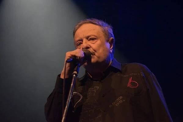 Zpěvák Petr Spálený při koncertě v Kolíně v listopadu 2024.