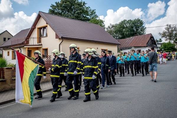 Oslavy obce Chlumětín byly plné dobré nálady a tance, podívejte se