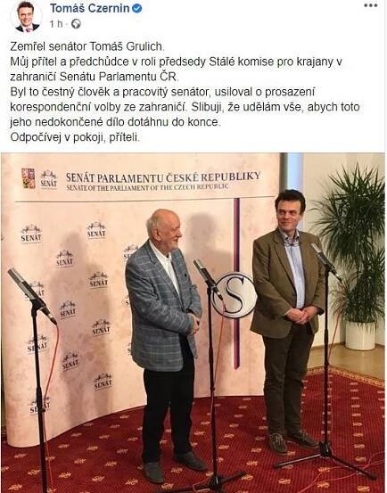 O jeho smrti informoval Tomáš Czernin.