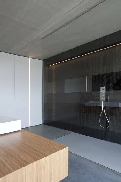 House CM – UAU Collectiv