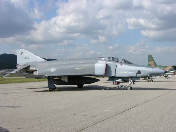 Soubor:60-465 RF-4C Phantom II 131 TRS RoKAF (3098508588).jpg