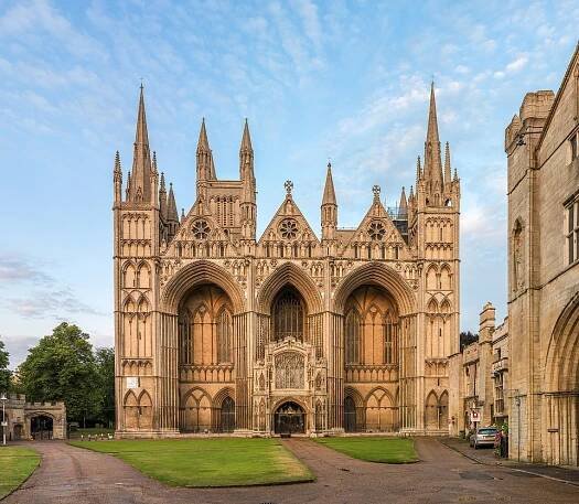 Soubor:Peterborough Cathedral Exterior 2, Cambridgeshire, UK - Diliff.jpg – Wikipedie
