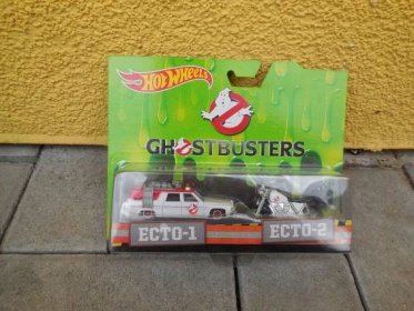 Ecto-1 a Ecto-2 - Hot Wheels Ghostbusters REAL RIDERS