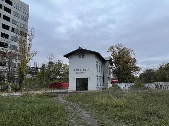 Fotogalerie • Bývalá nádražní budova Praha-Libeň Dolní nádraží (Historická budova) • Mapy.com