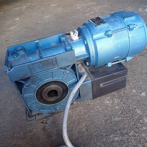 Elektromotor s převodovkou Siemens 400v - Třebíč