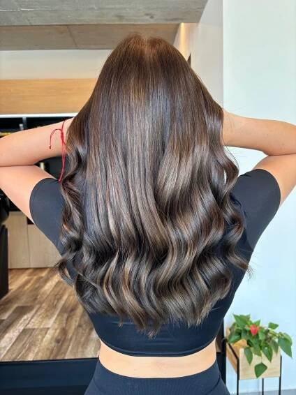 Dámsky strih, farbenie alebo balayage