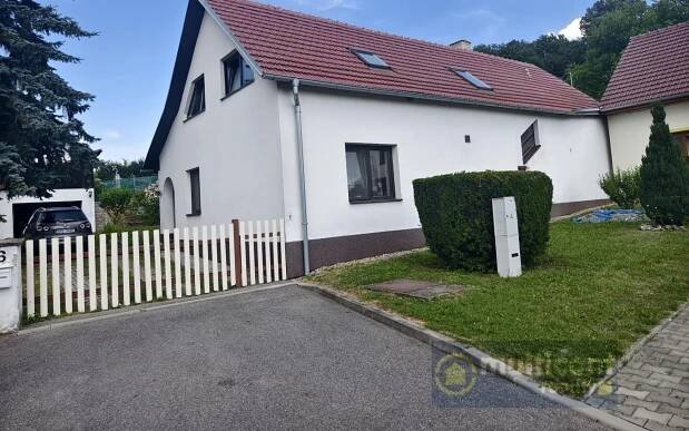 Prodej rodinný dům - Hlubočany, 320 m2