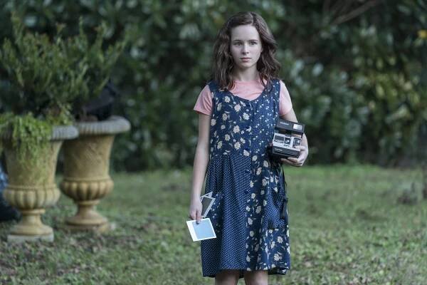 Katalog seriálů (Netflix): The Haunting - dům na kopci (The Haunting of Hill House)