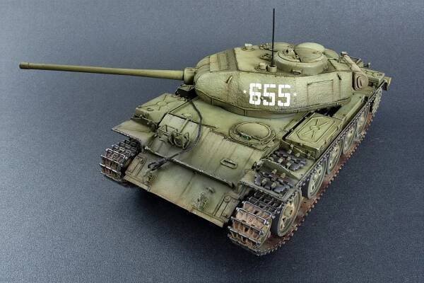 1:35 T-44M