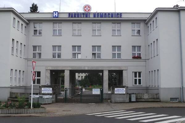 Oční klinika - Fakultní nemocnice Hradec Králové foto 1