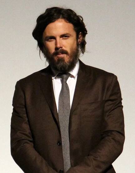 Soubor:Casey Affleck at the Manchester by the Sea premiere.jpg – Wikipedie