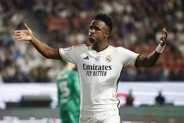 Realu Madrid pomohly i vlastní góly. Ligu vede o sedm bodů