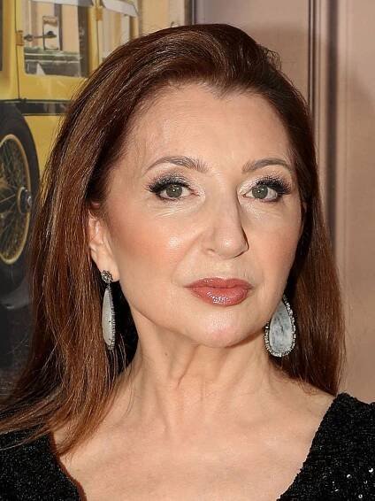 Donna Murphy Headshot
