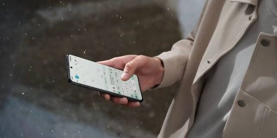 Chytrý telefon OnePlus 12 na propagačním snímku