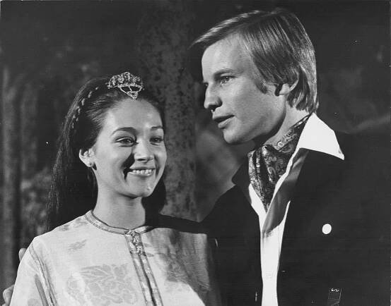 Olivia Hussey and Michael York in Lost Horizon (1973)