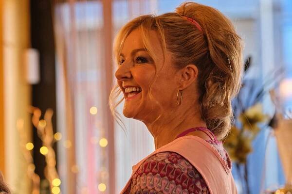 Sarah Hadland (Rita) in Daddy Issues. 