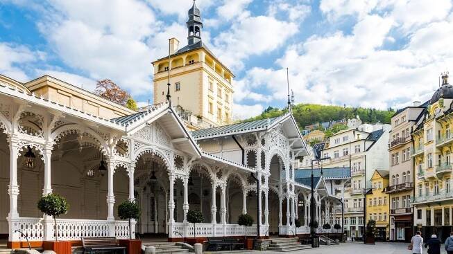Karlovy Vary: Úchvatné město filmů, oplatek a léčivých pramenů