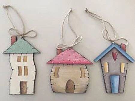 Pin de Hana Mašitová em Dřevěné výrobky | Trabalhos manuais com argila, Trabalhos manuais com cerâmica plástica, Artesanato de natal