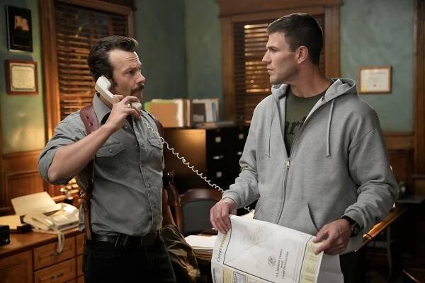 NCIS: Origins - One Flew Over - Z filmu - Kyle Schmid, Austin Stowell