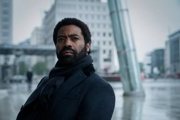 Dva světy - No Man's Land - Part One - Z filmu - Nicholas Pinnock