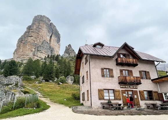 alta-via-uno-rifugio-cinque-torri