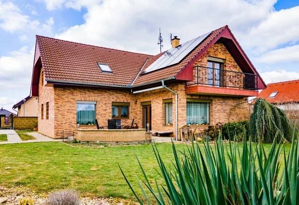 Prodej rodinného domu 214 m2, pozemek 916 m2