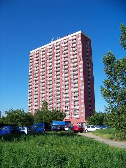 Soubor:Hotel Rhea (02).jpg – Wikipedie